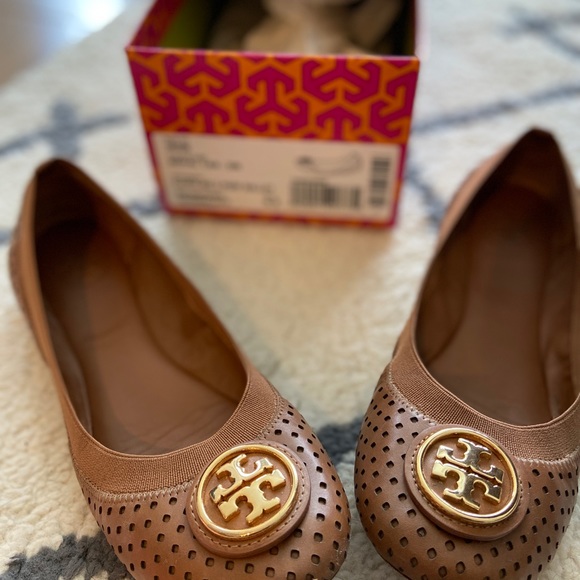 NWT Tory Burch Flats in Size 6.5 - Picture 4 of 6